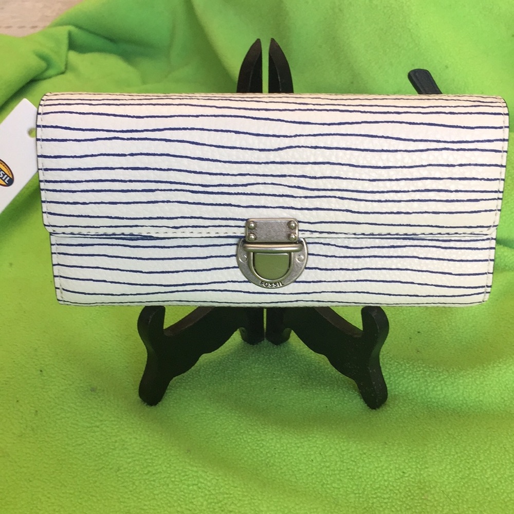 Fossil wallet